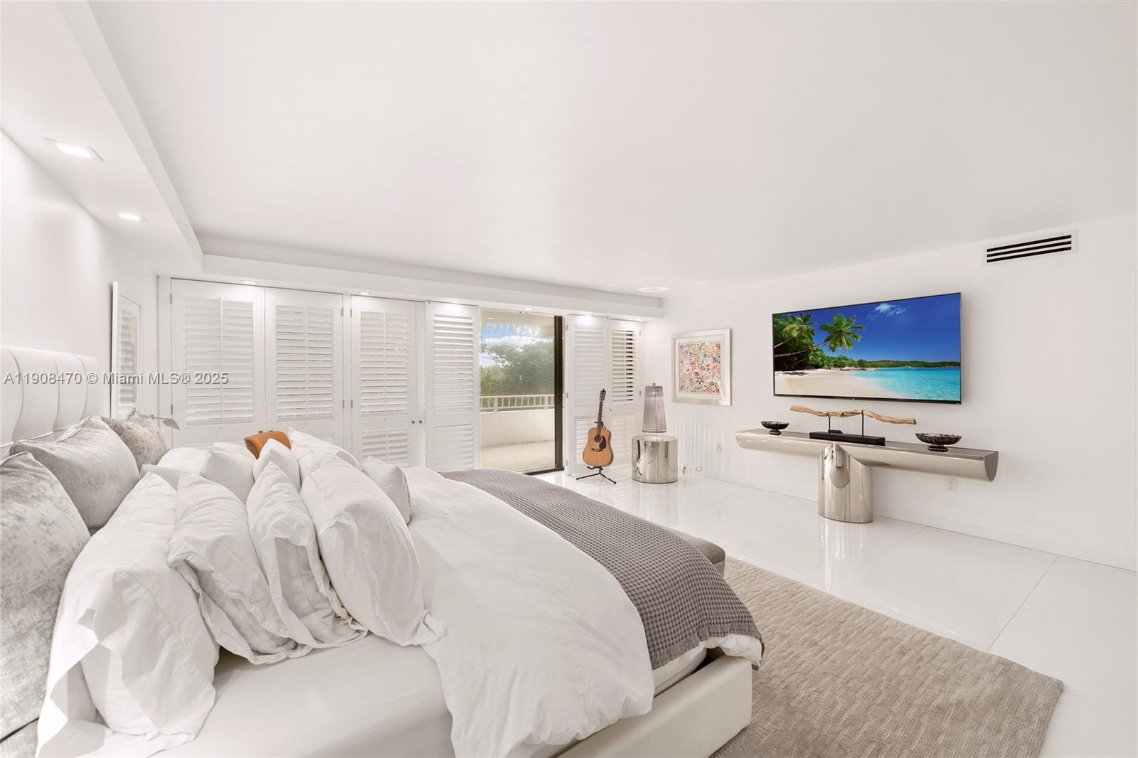 10205 Collins Ave #201 Bal Harbour, FL 33154