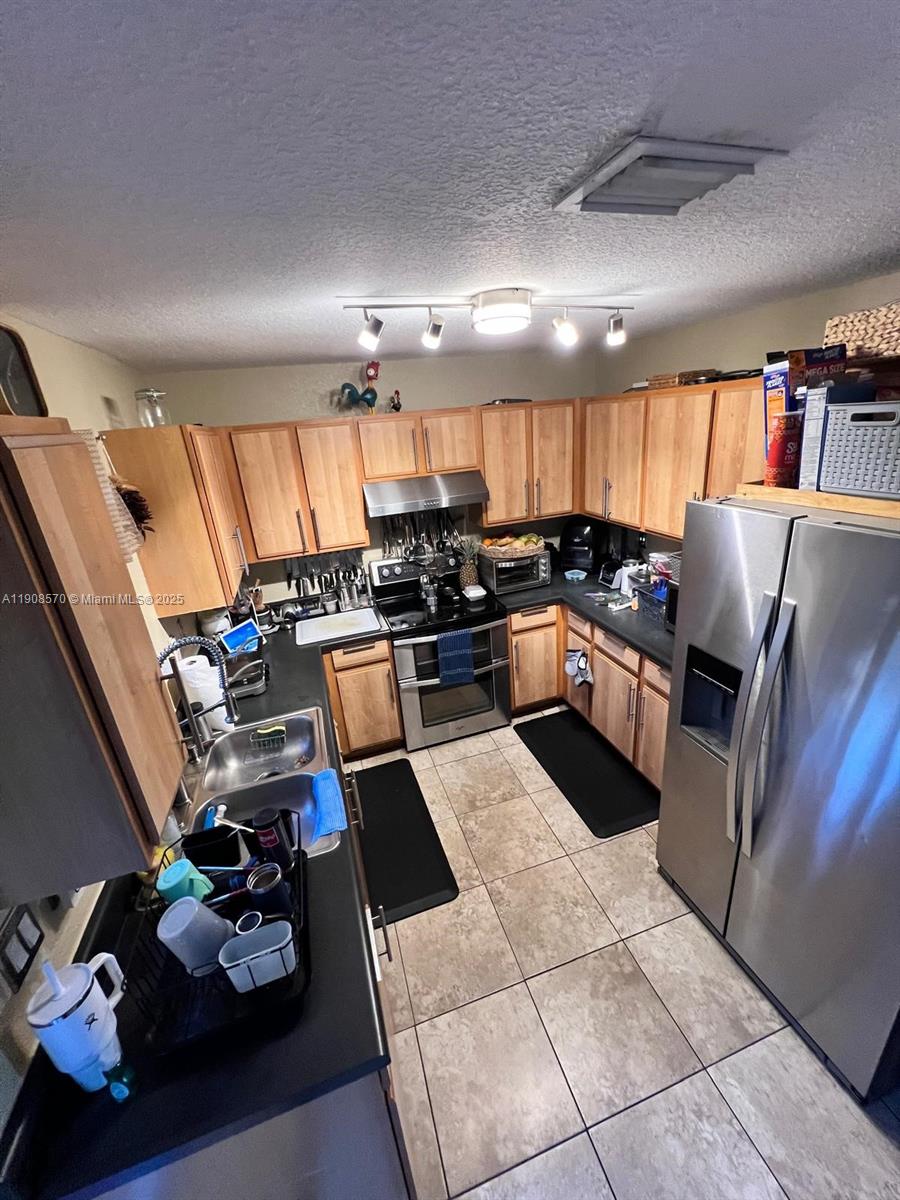 2098 NE 167th St #2-118 North Miami Beach, FL 33162