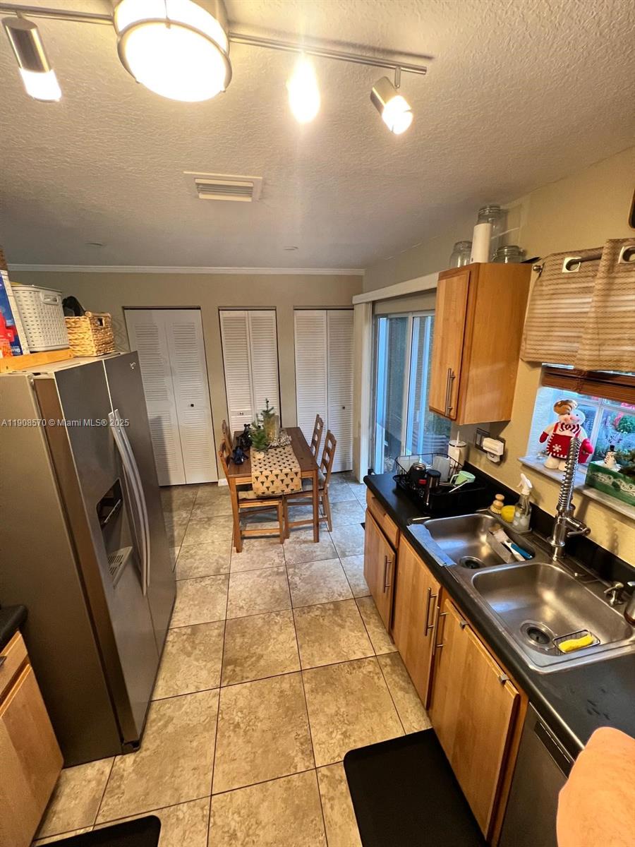 2098 NE 167th St #2-118 North Miami Beach, FL 33162