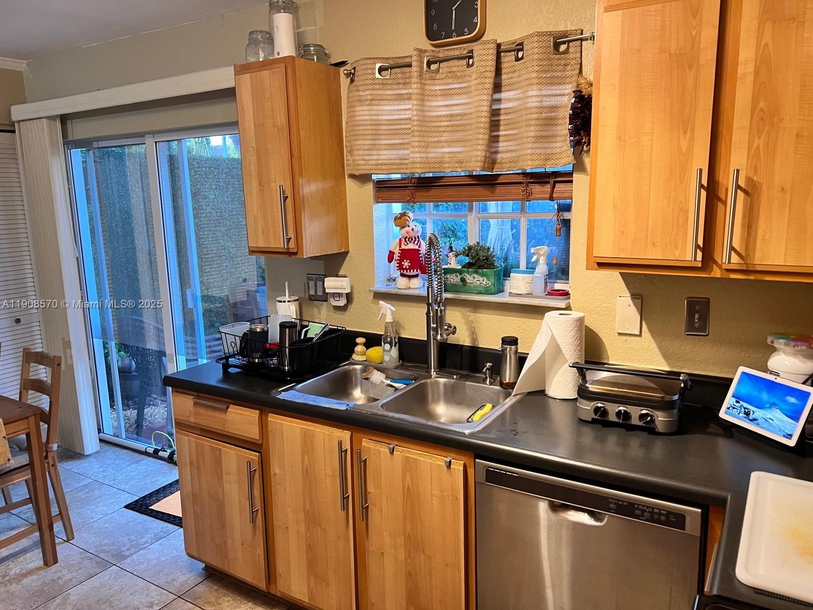 2098 NE 167th St #2-118 North Miami Beach, FL 33162