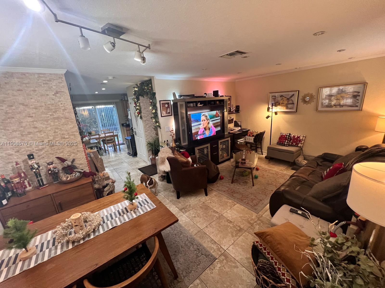 2098 NE 167th St #2-118 North Miami Beach, FL 33162