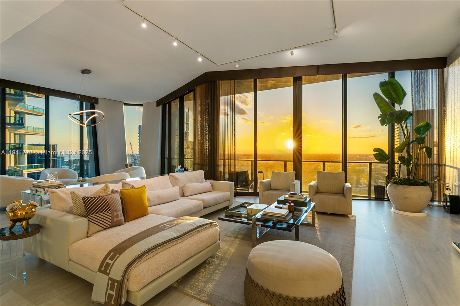 1000 Biscayne Blvd #5101 Miami, FL 33132