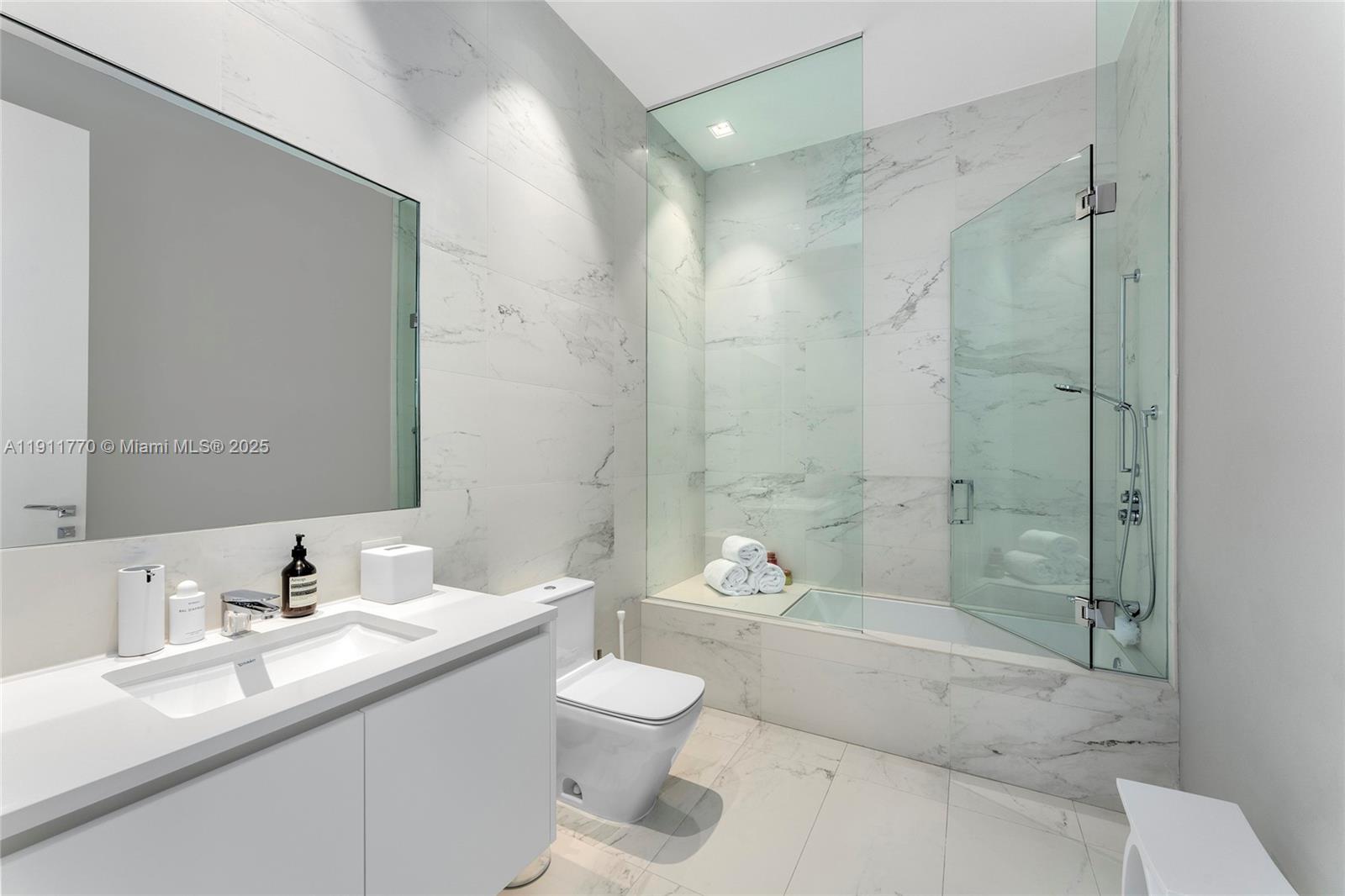 1000 Biscayne Blvd #5101 Miami, FL 33132