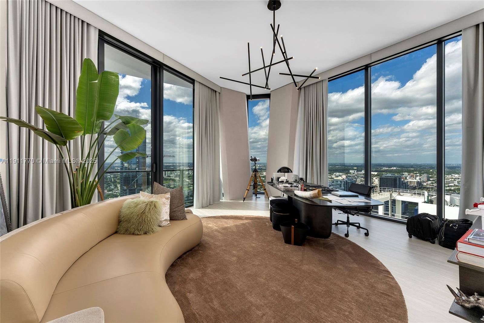 1000 Biscayne Blvd #5101 Miami, FL 33132