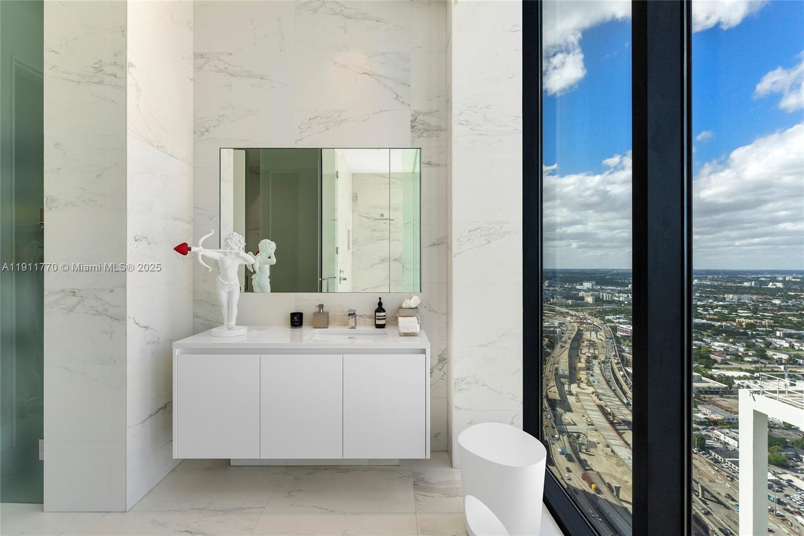 1000 Biscayne Blvd #5101 Miami, FL 33132