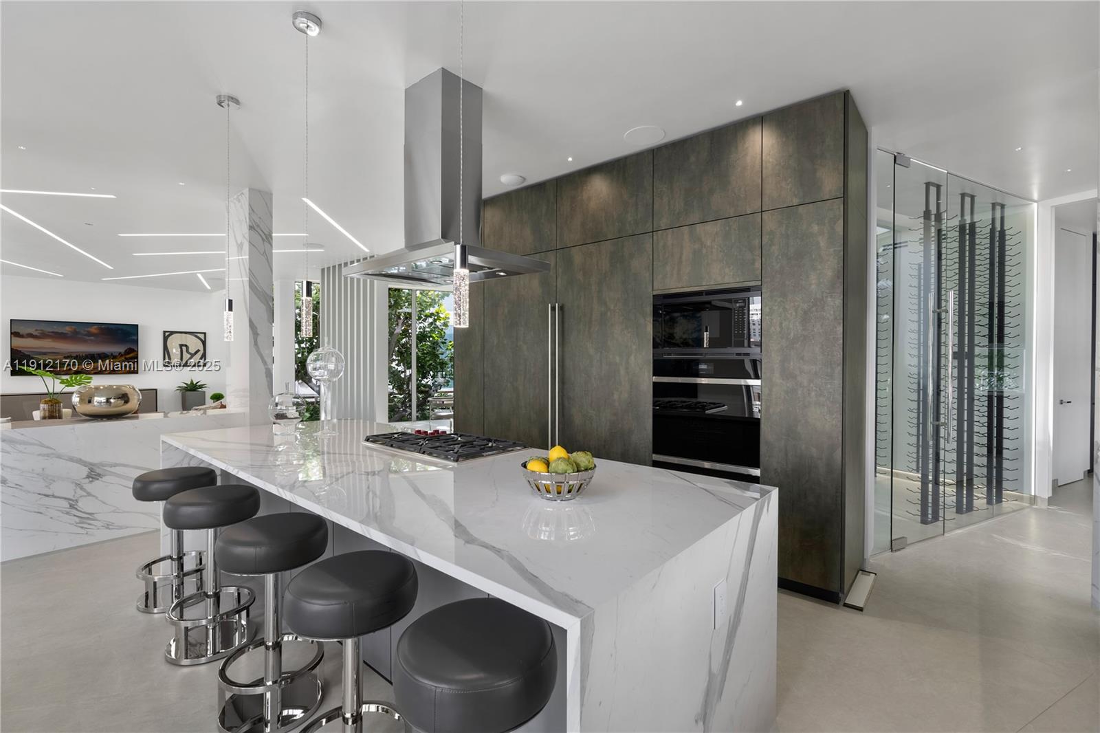 501 Palm Dr Hallandale Beach, FL 33009