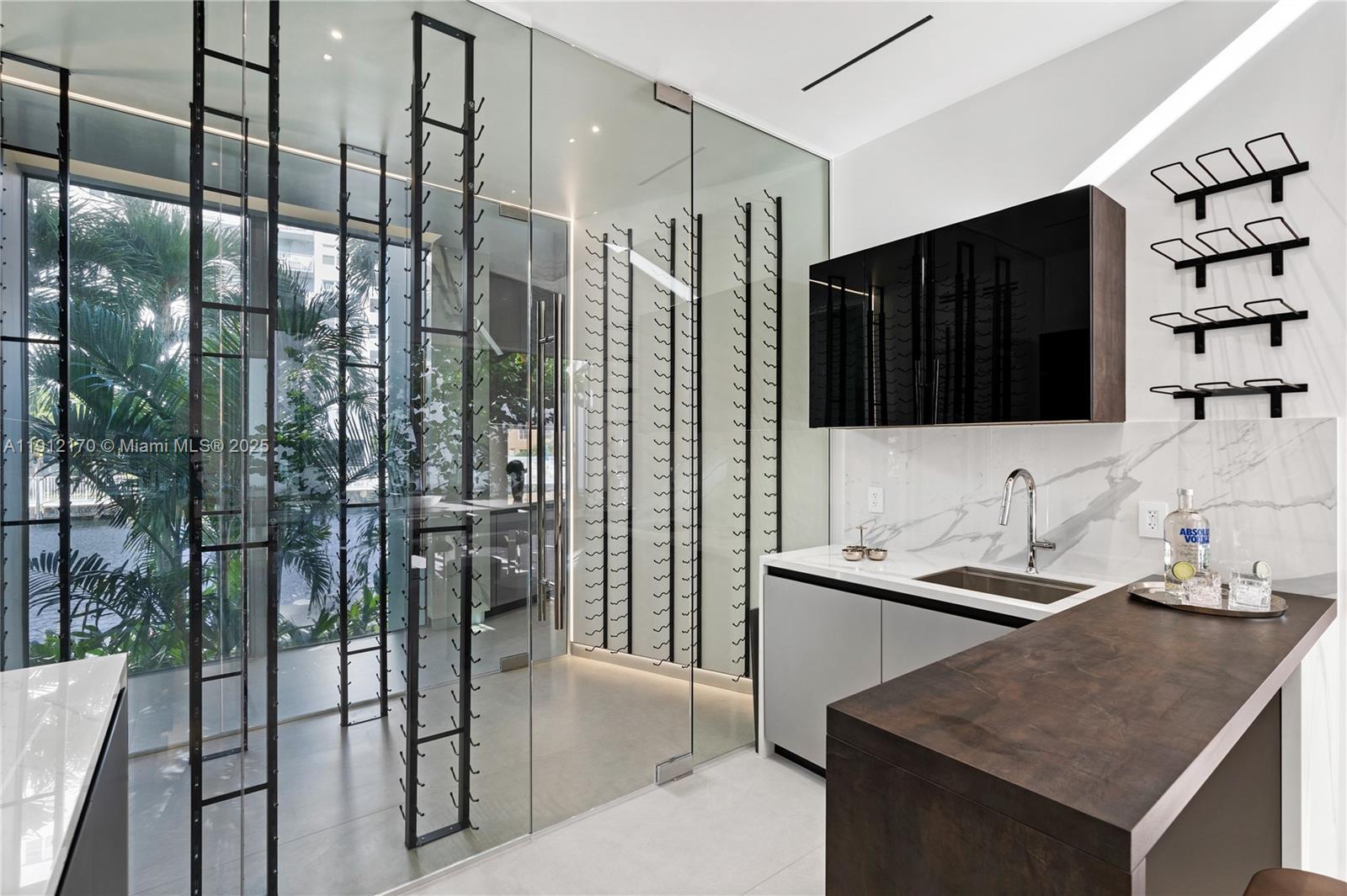 501 Palm Dr Hallandale Beach, FL 33009