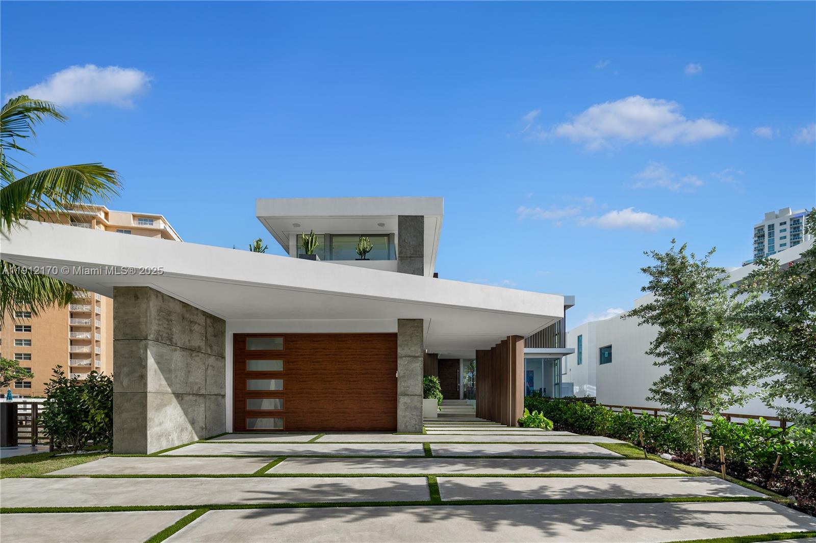 501 Palm Dr Hallandale Beach, FL 33009