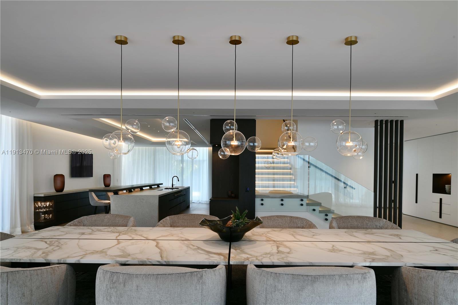 375 N Hibiscus Dr Miami Beach, FL 33139