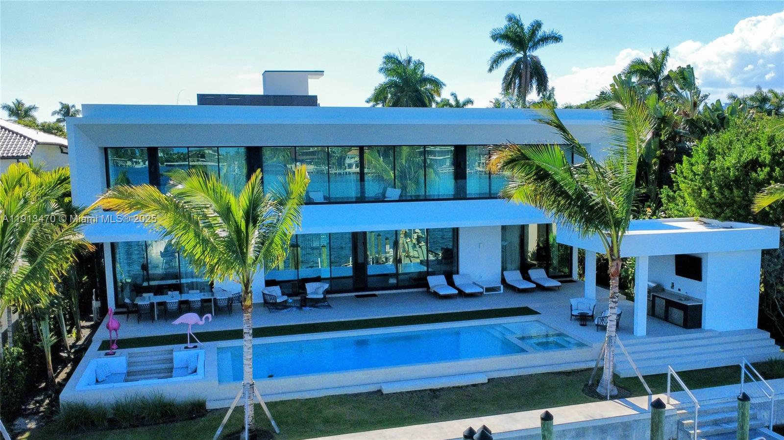 375 N Hibiscus Dr Miami Beach, FL 33139