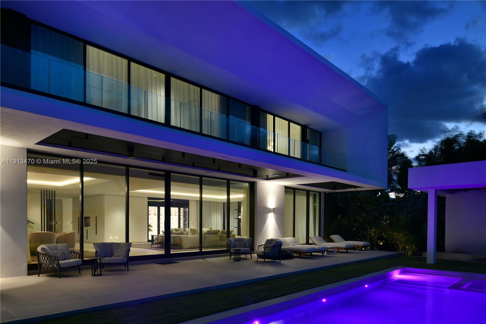 375 N Hibiscus Dr Miami Beach, FL 33139