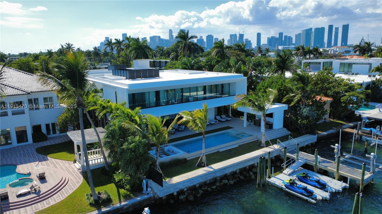 375 N Hibiscus Dr Miami Beach, FL 33139