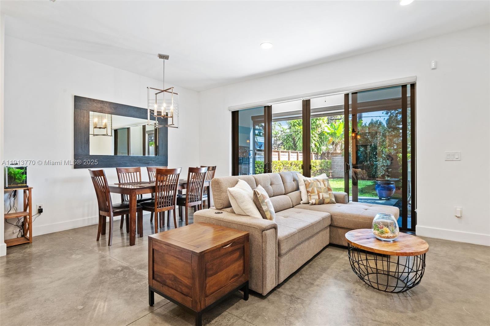 1226 NE 11th Ave Fort Lauderdale, FL 33304