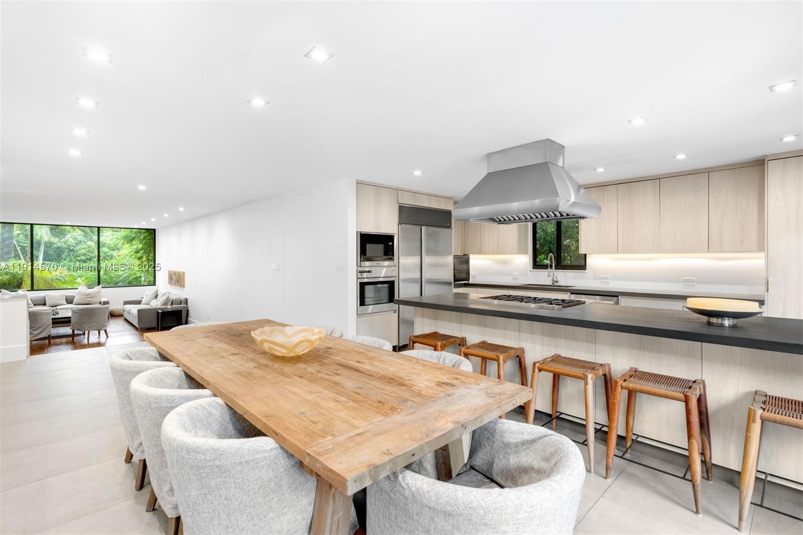 2815 Regatta Ave Miami Beach, FL 33140