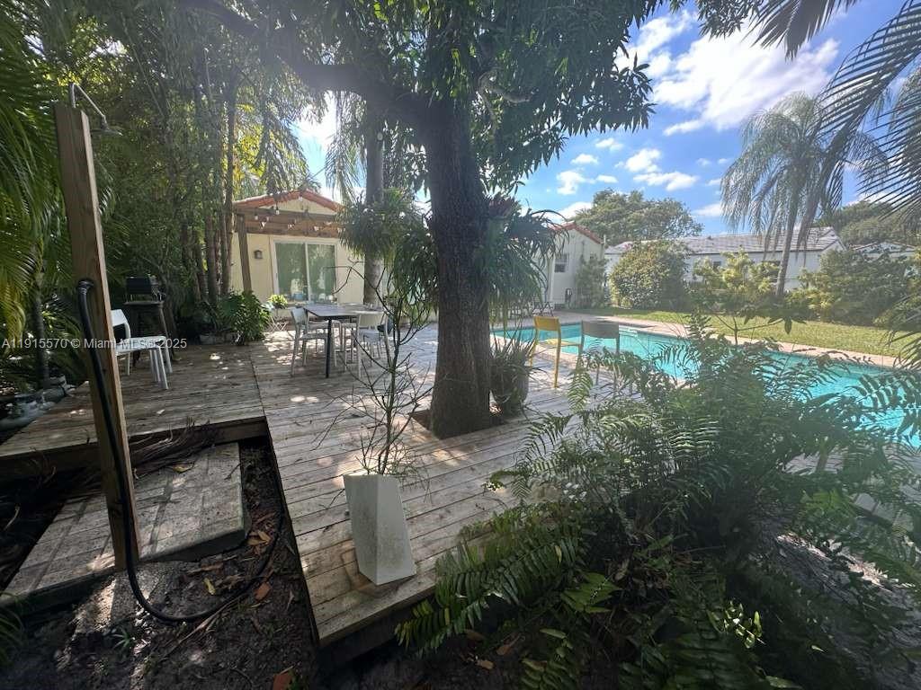 165 NE 98th St Miami Shores, FL 33138