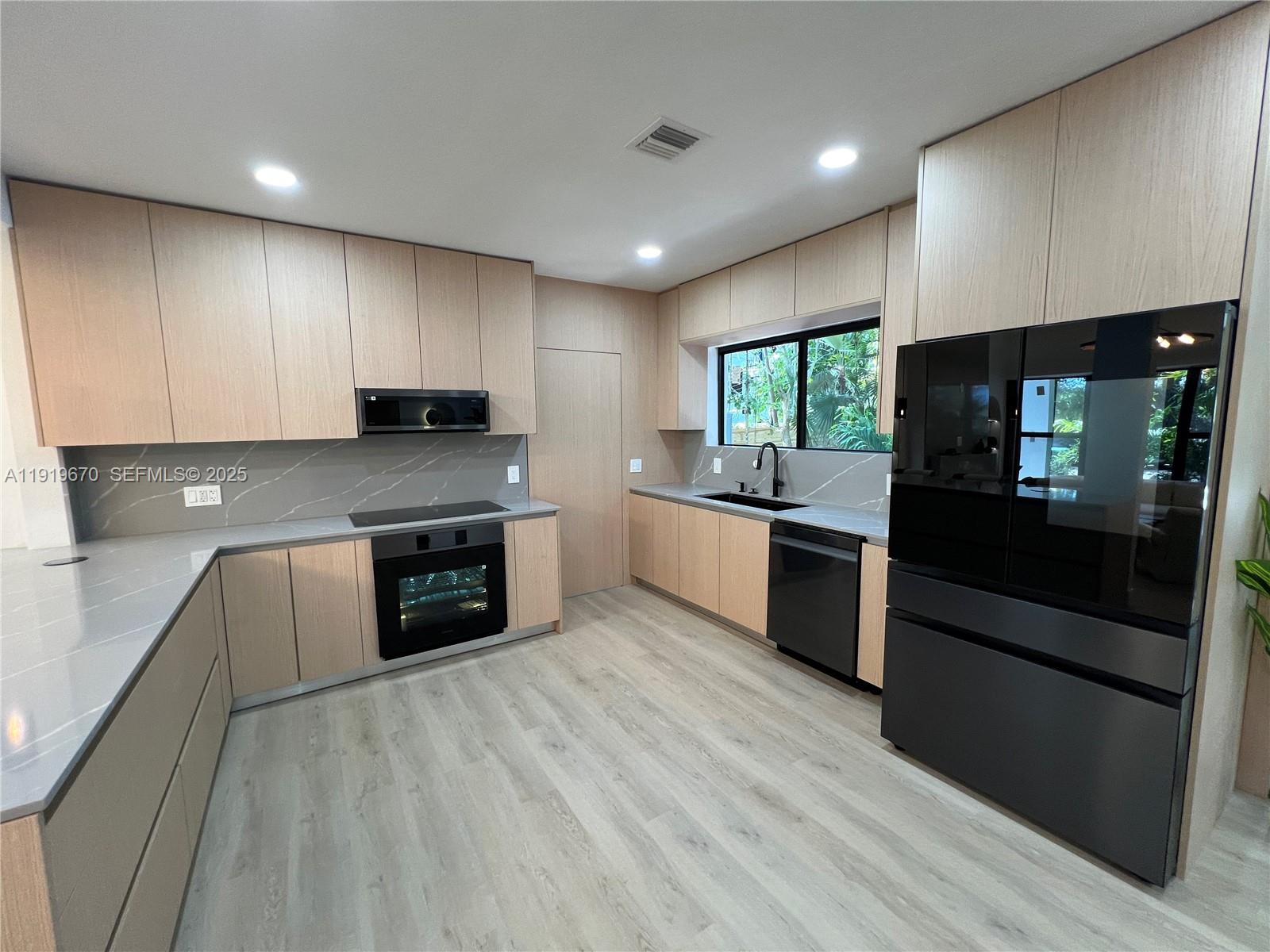 751 NE 80th St Miami, FL 33138