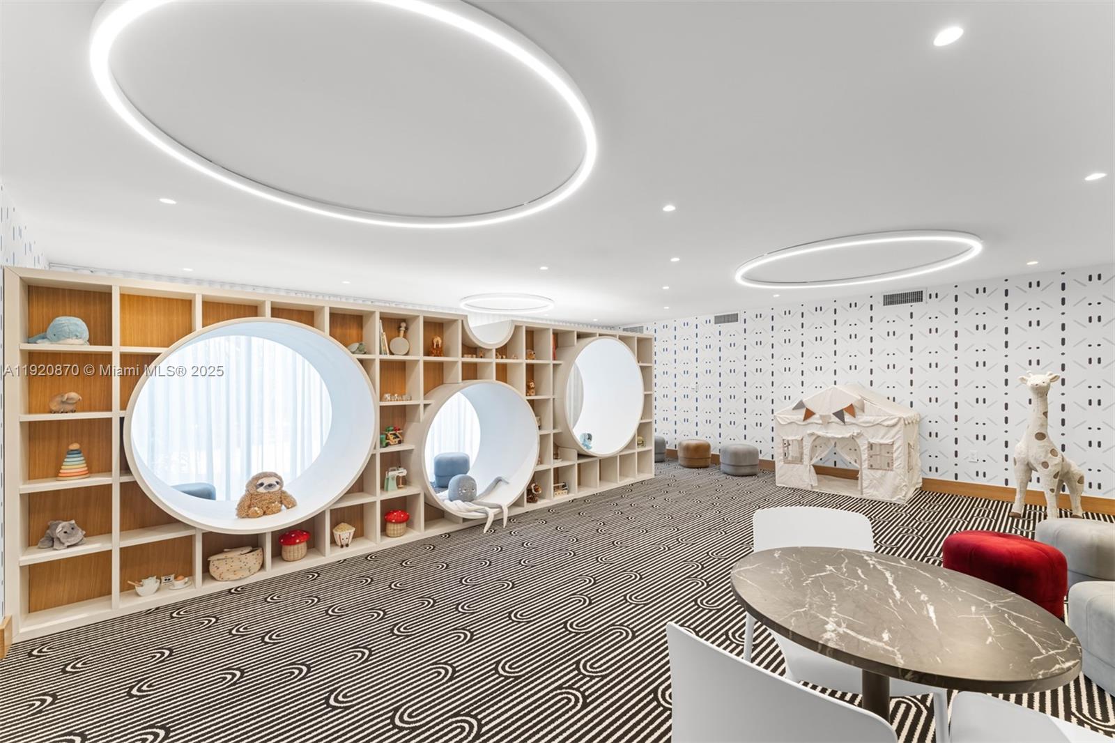 2678 Tigertail Ave #1504 Miami, FL 33133