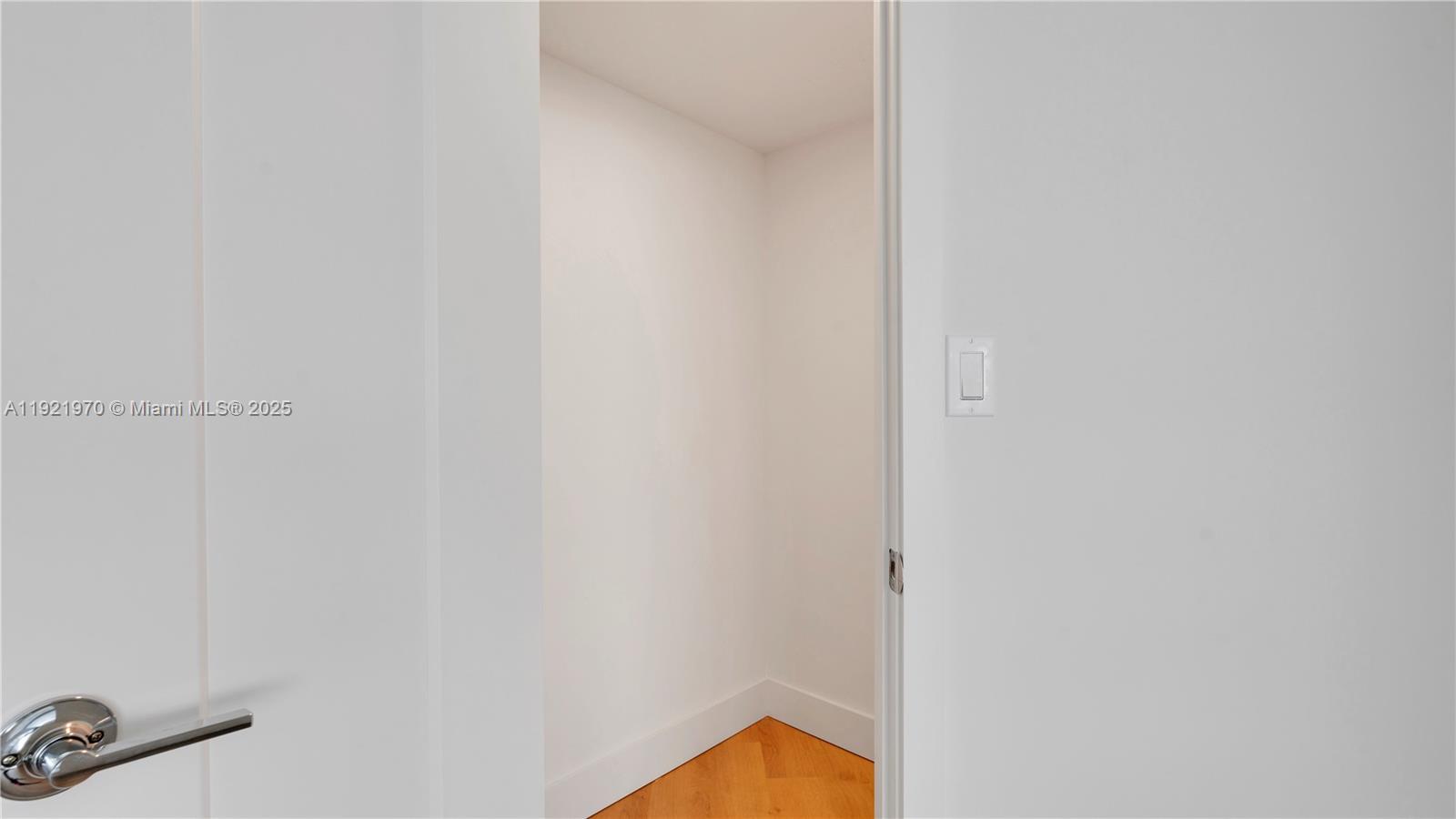 555 NE 34th St #901 Miami, FL 33137