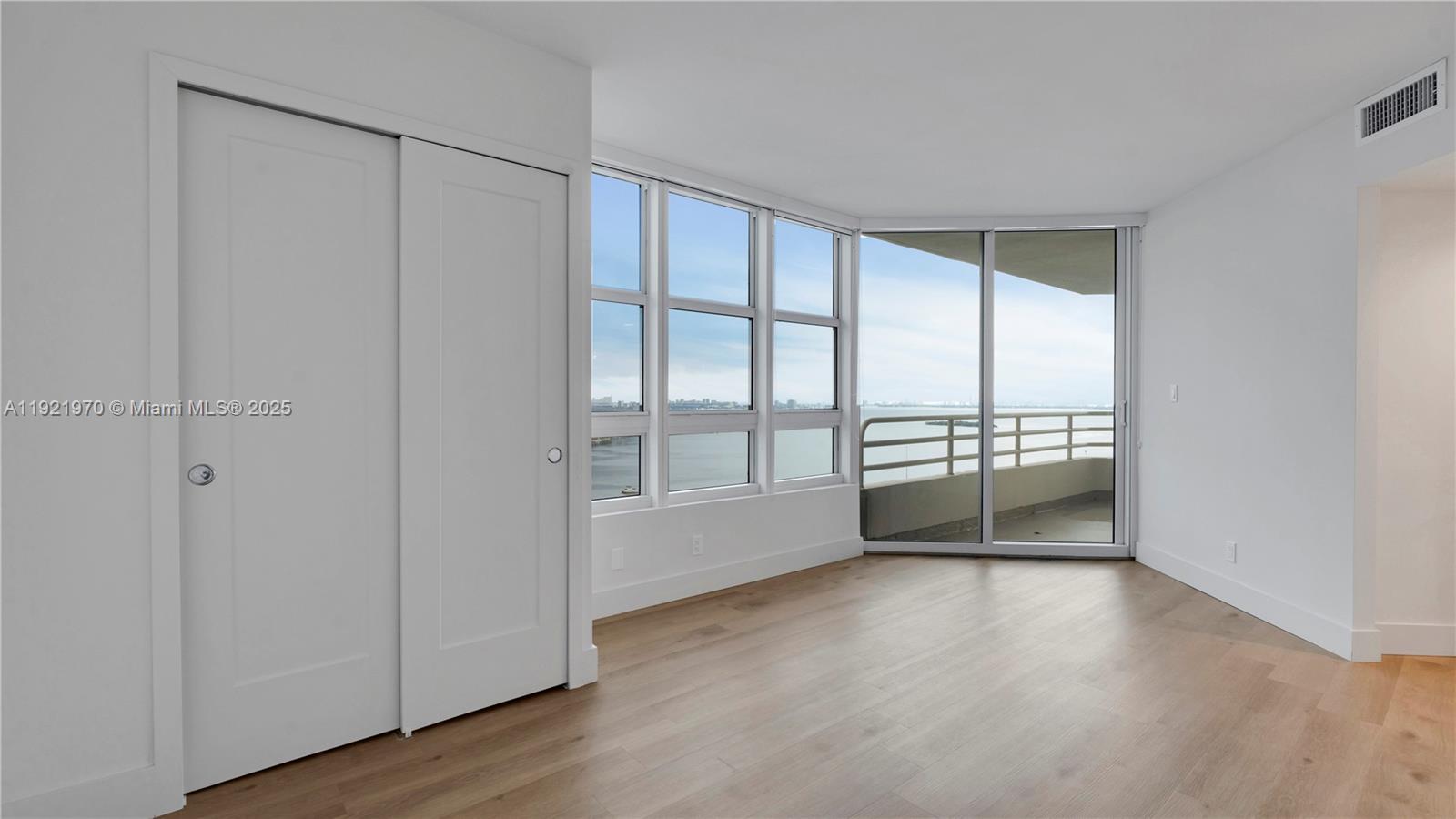 555 NE 34th St #901 Miami, FL 33137