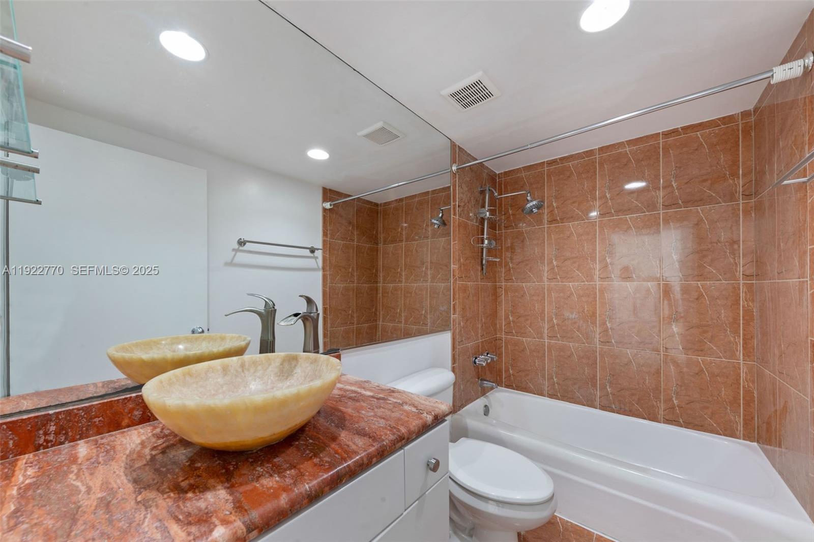 10350 W Bay Hbr Dr #5E Bay Harbor Islands, FL 33154