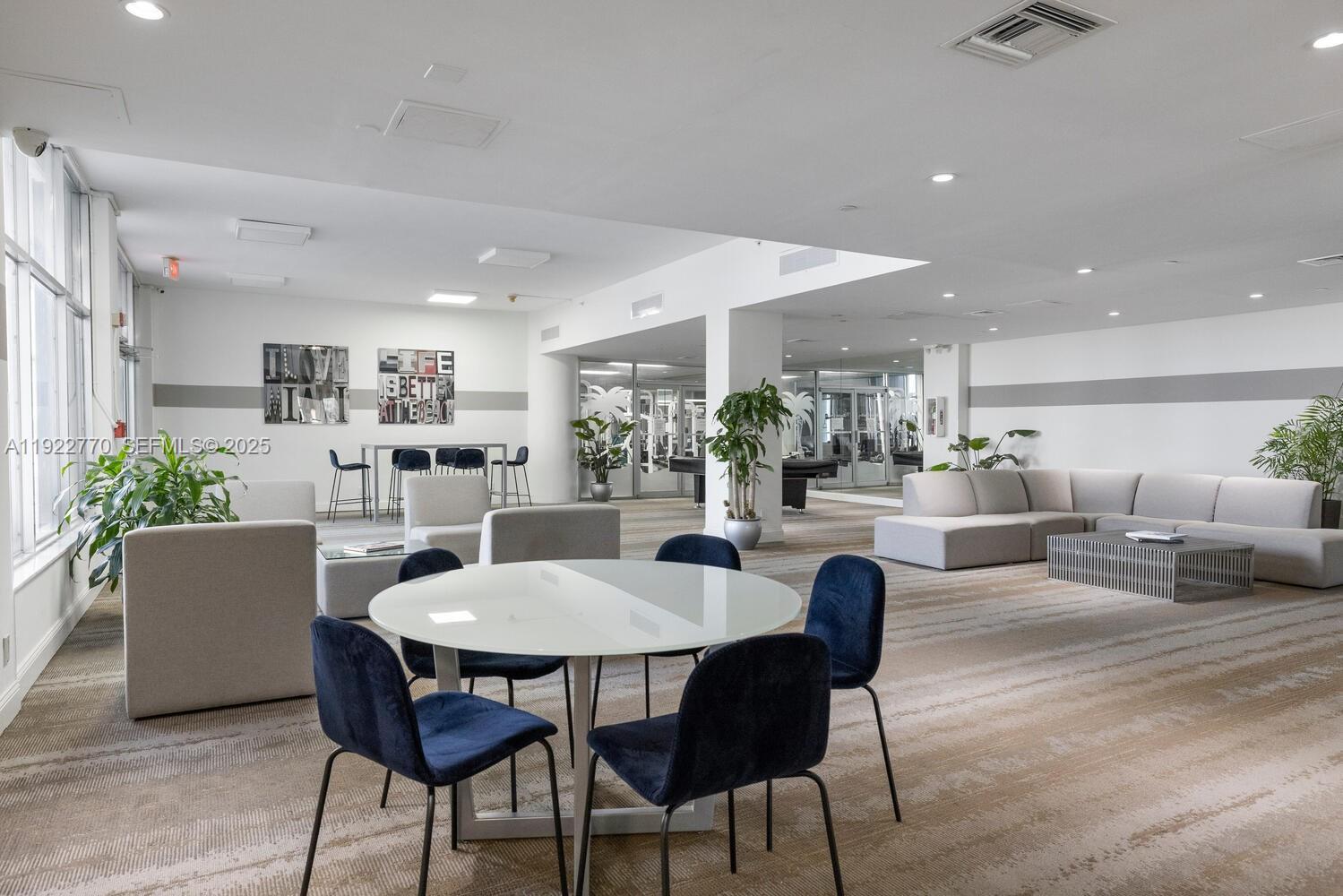 10350 W Bay Hbr Dr #5E Bay Harbor Islands, FL 33154