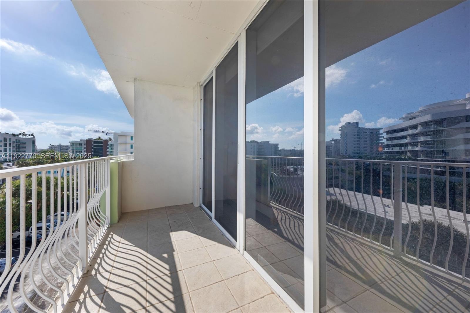 10350 W Bay Hbr Dr #5E Bay Harbor Islands, FL 33154