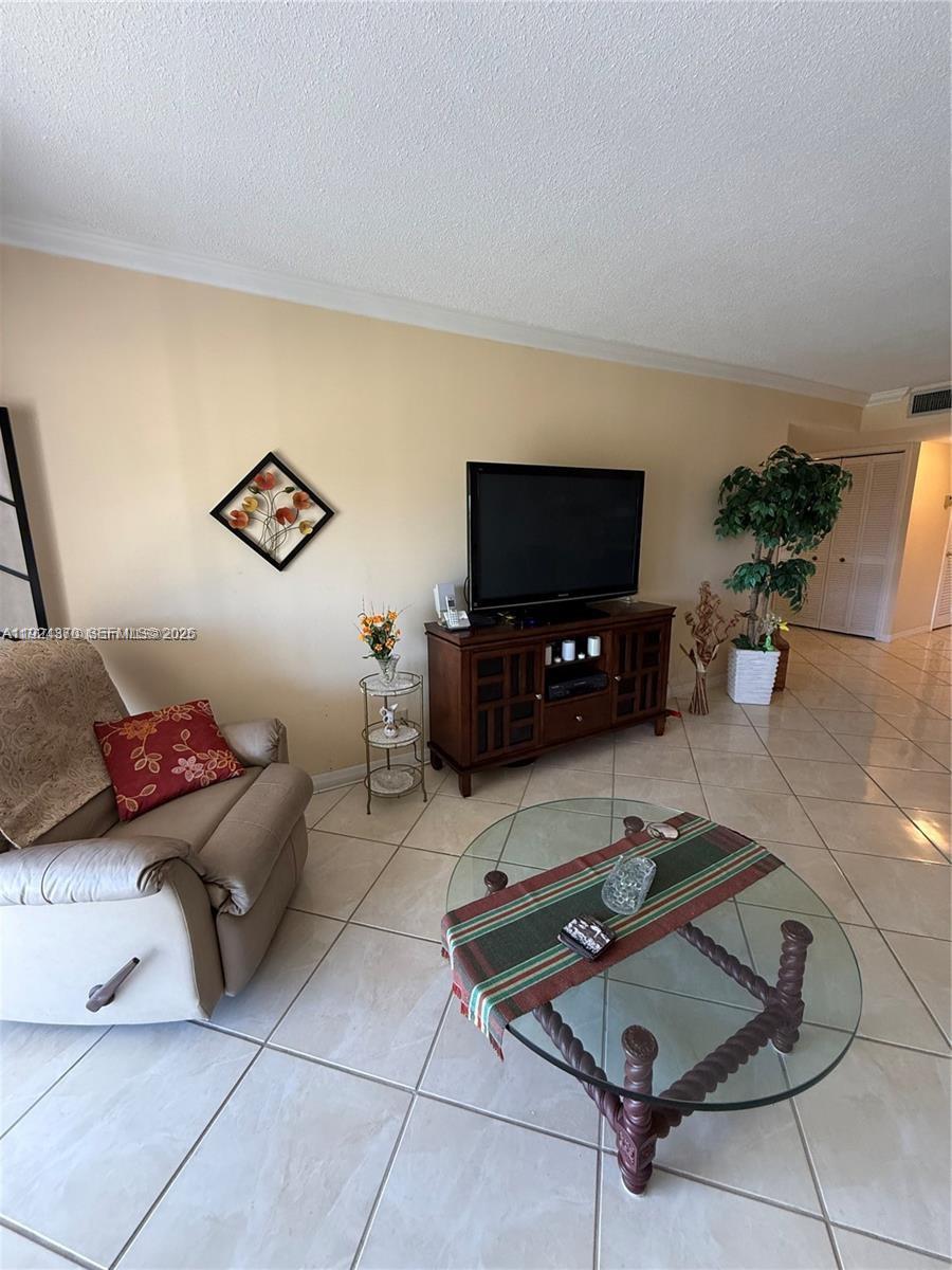 4800 Hillcrest Ln #511 Hollywood, FL 33021