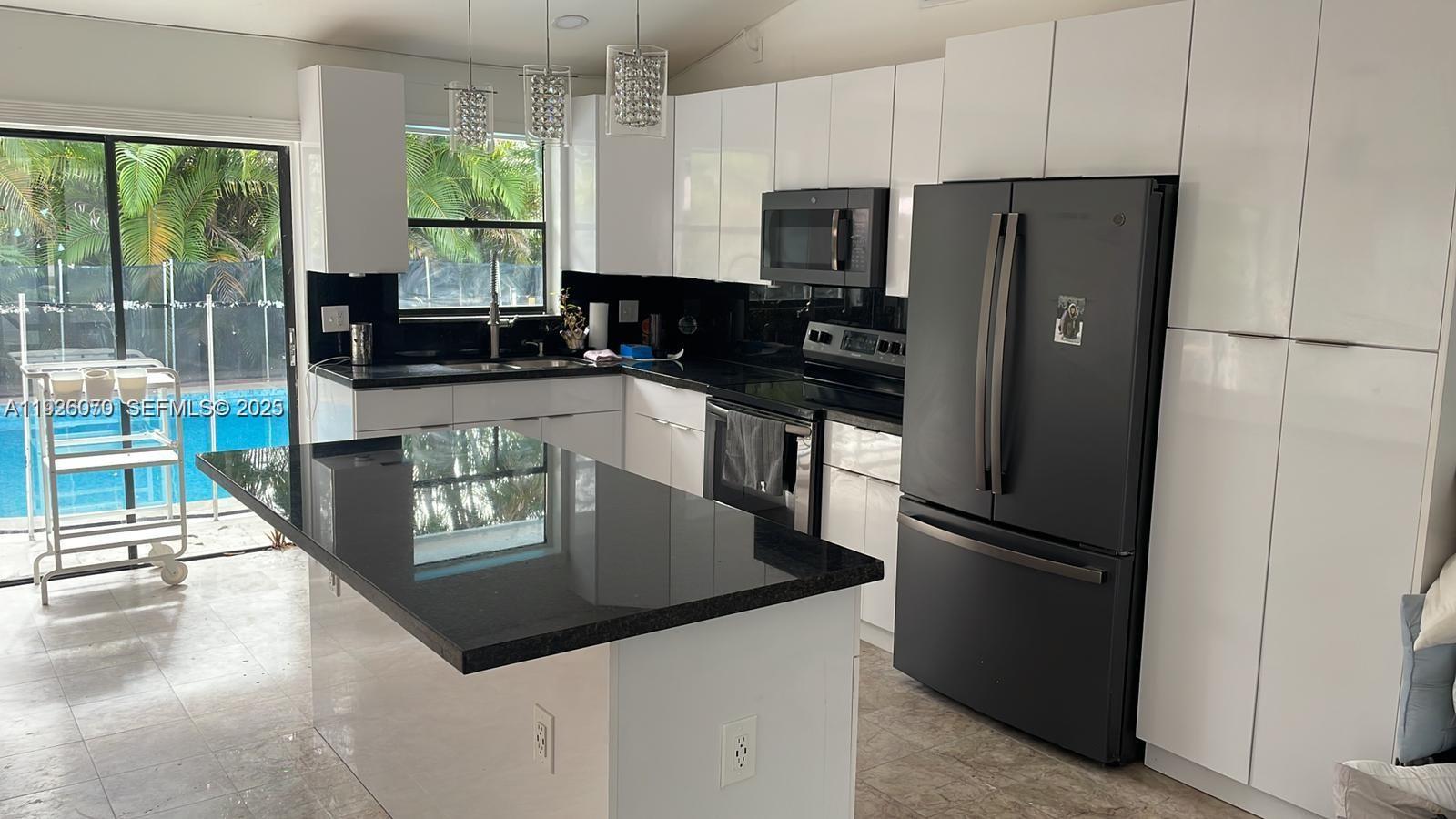 13424 SW 90th Ter Miami, FL 33186