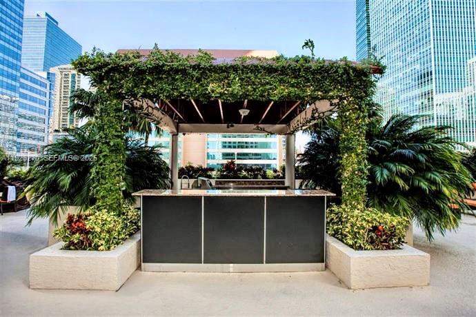 185 SE 14th Te #802 Miami, FL 33131