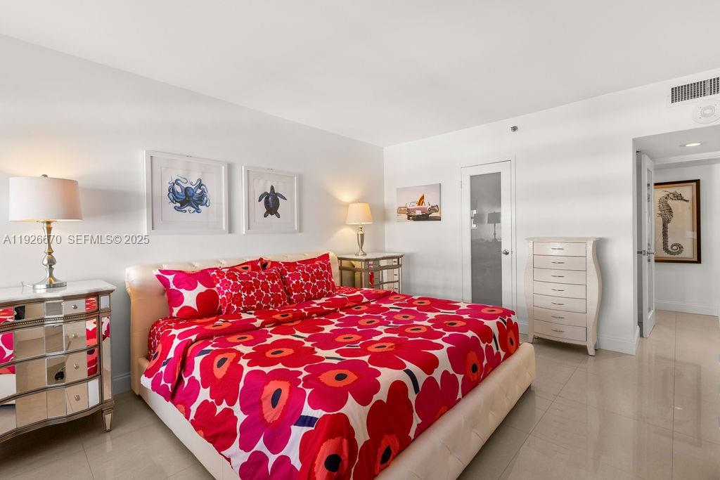 100 Lincoln Rd #702 Miami Beach, FL 33139