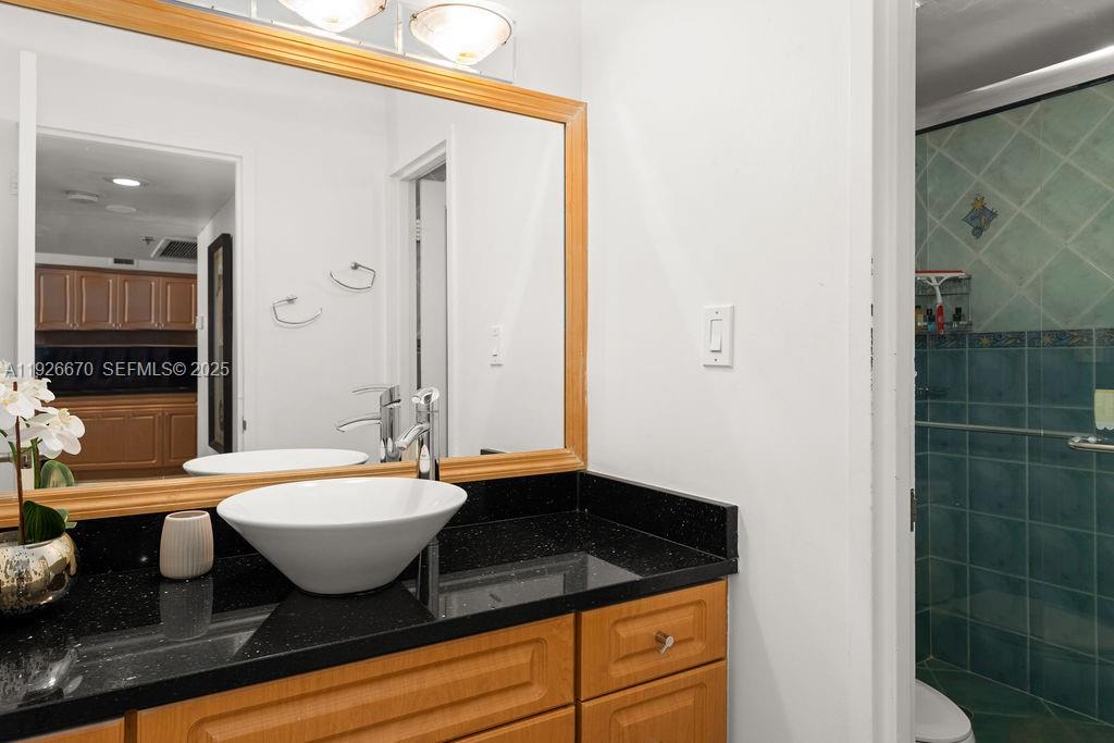 100 Lincoln Rd #702 Miami Beach, FL 33139