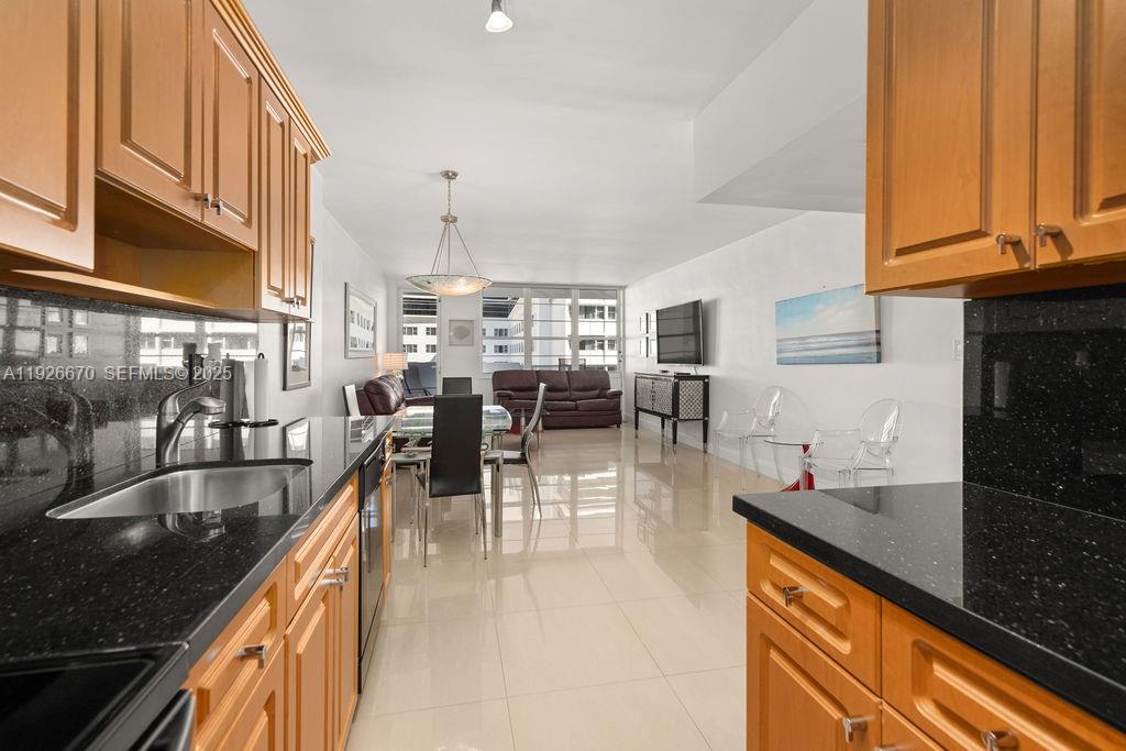 100 Lincoln Rd #702 Miami Beach, FL 33139