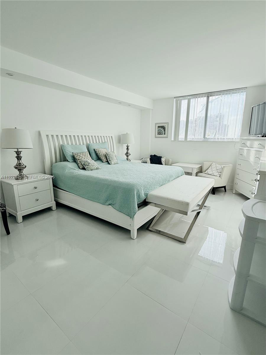 19370 Collins Ave #902 Sunny Isles Beach, FL 33160