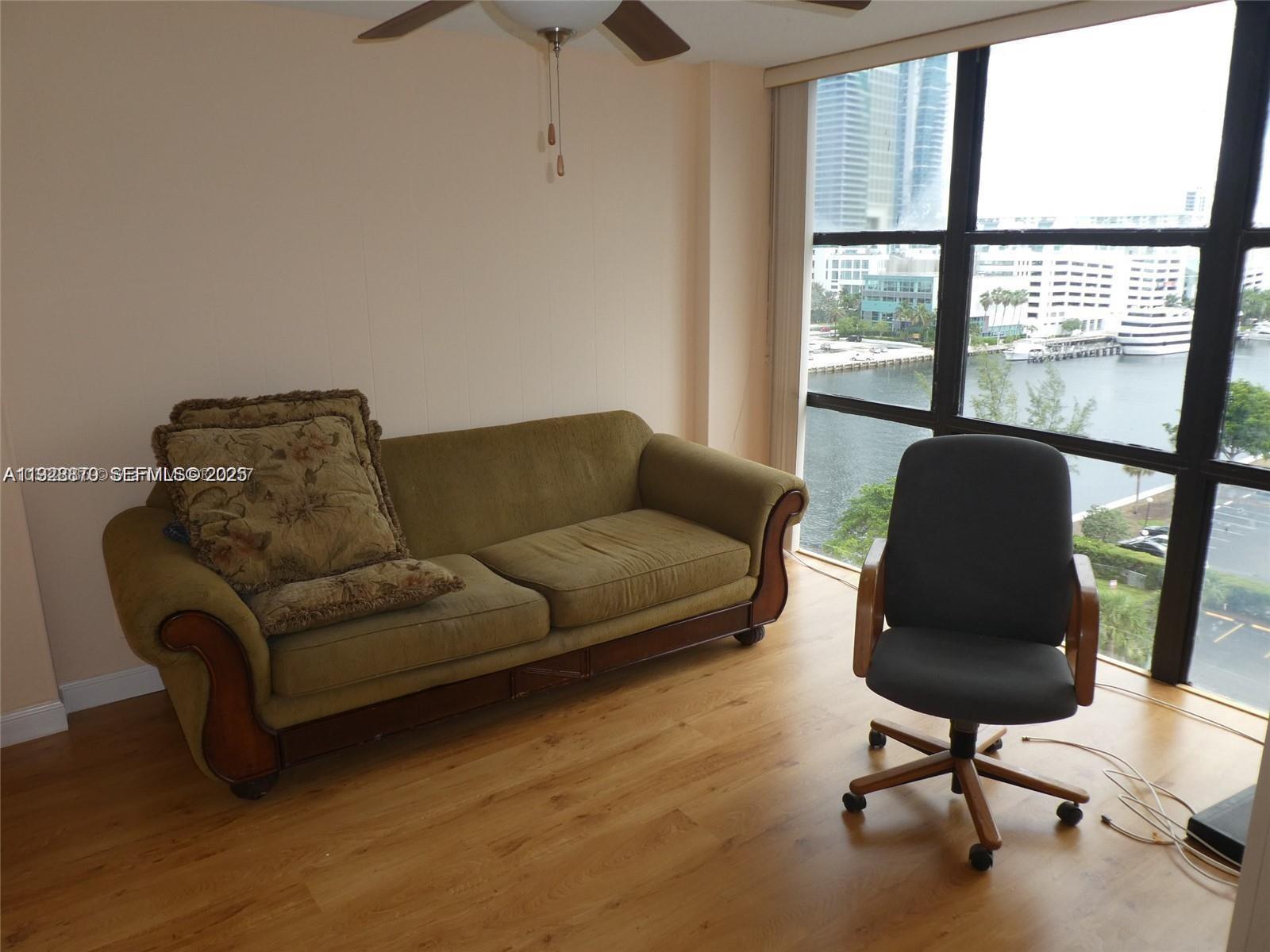 800 Parkview Dr #1018 Hallandale Beach, FL 33009