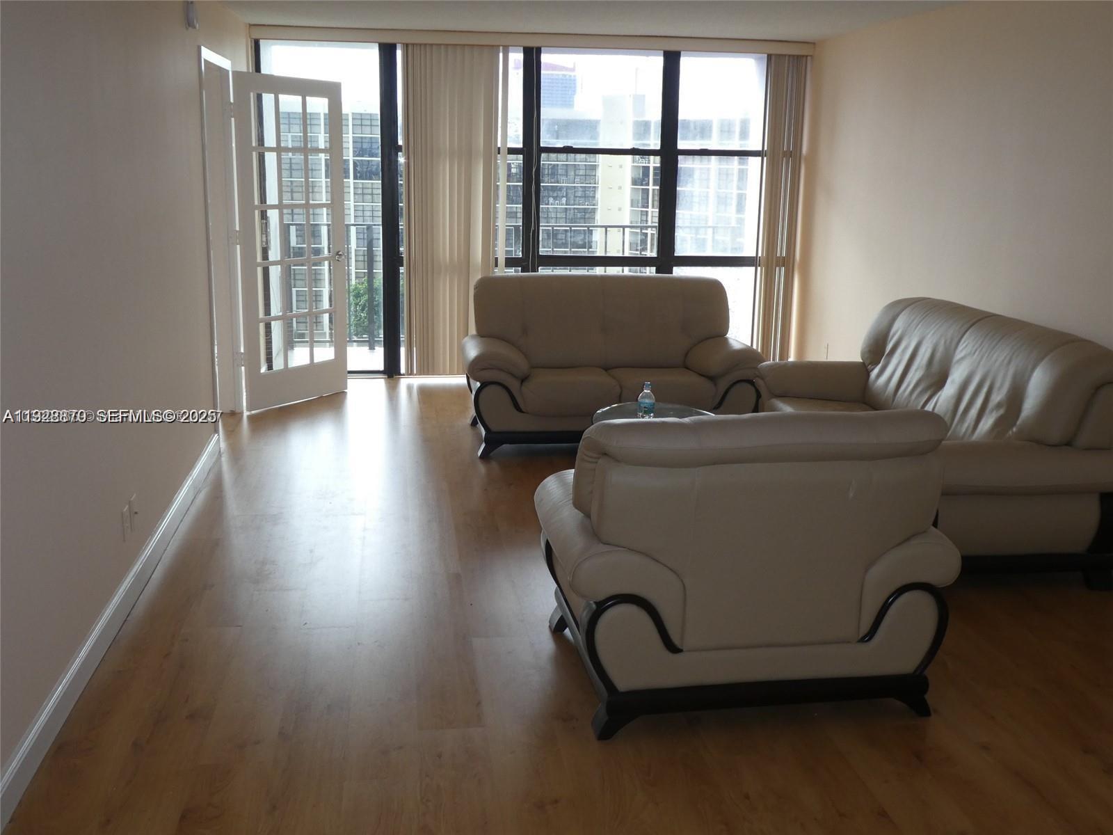 800 Parkview Dr #1018 Hallandale Beach, FL 33009