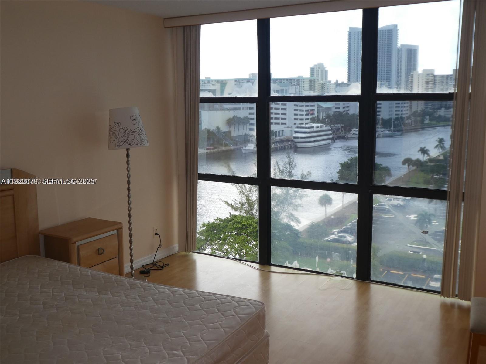 800 Parkview Dr #1018 Hallandale Beach, FL 33009