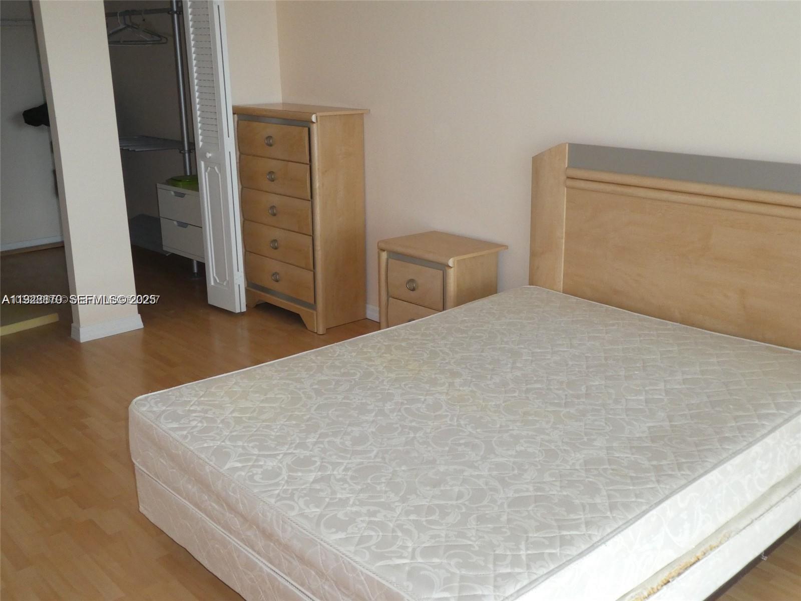 800 Parkview Dr #1018 Hallandale Beach, FL 33009