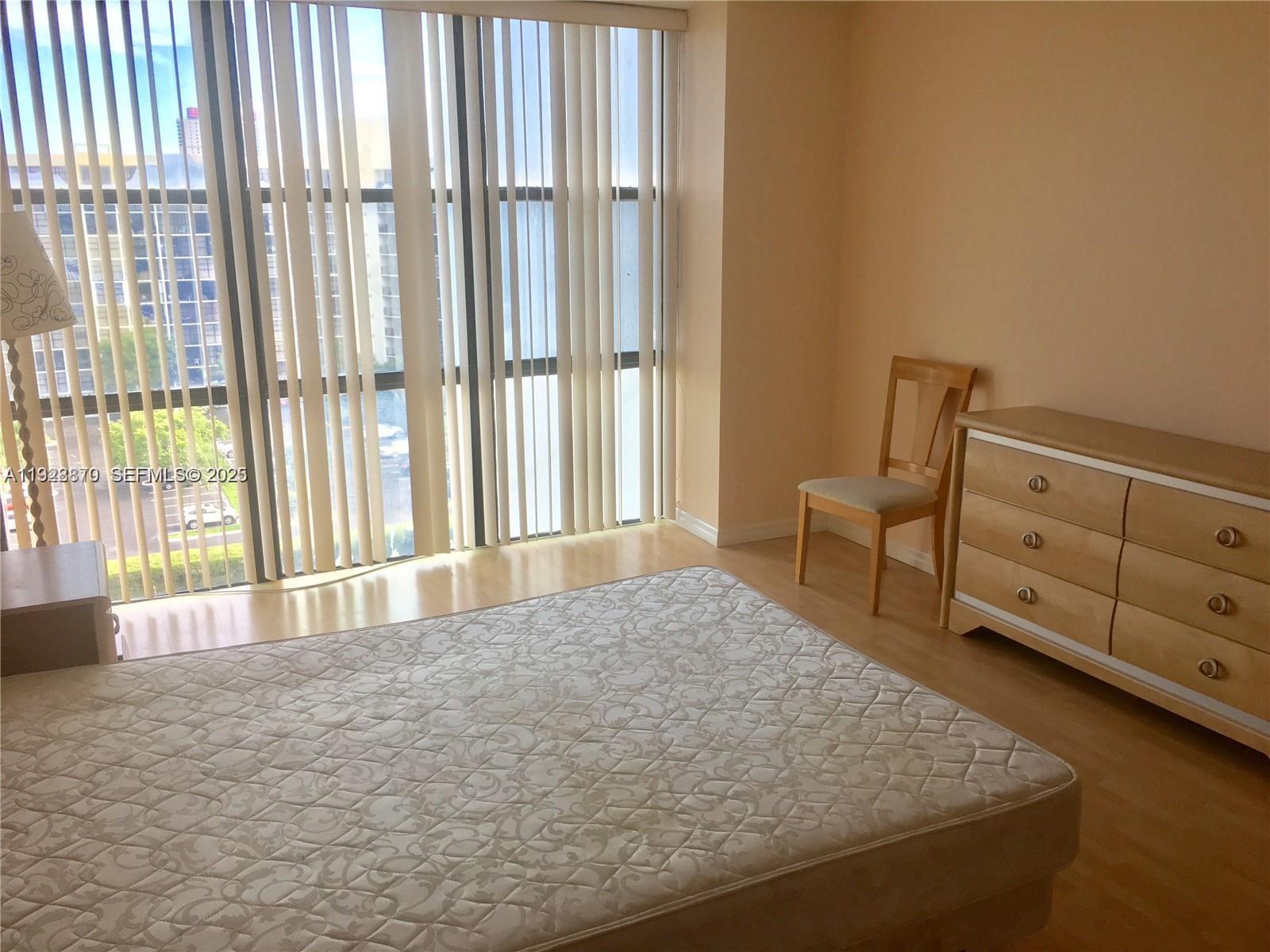 800 Parkview Dr #1018 Hallandale Beach, FL 33009