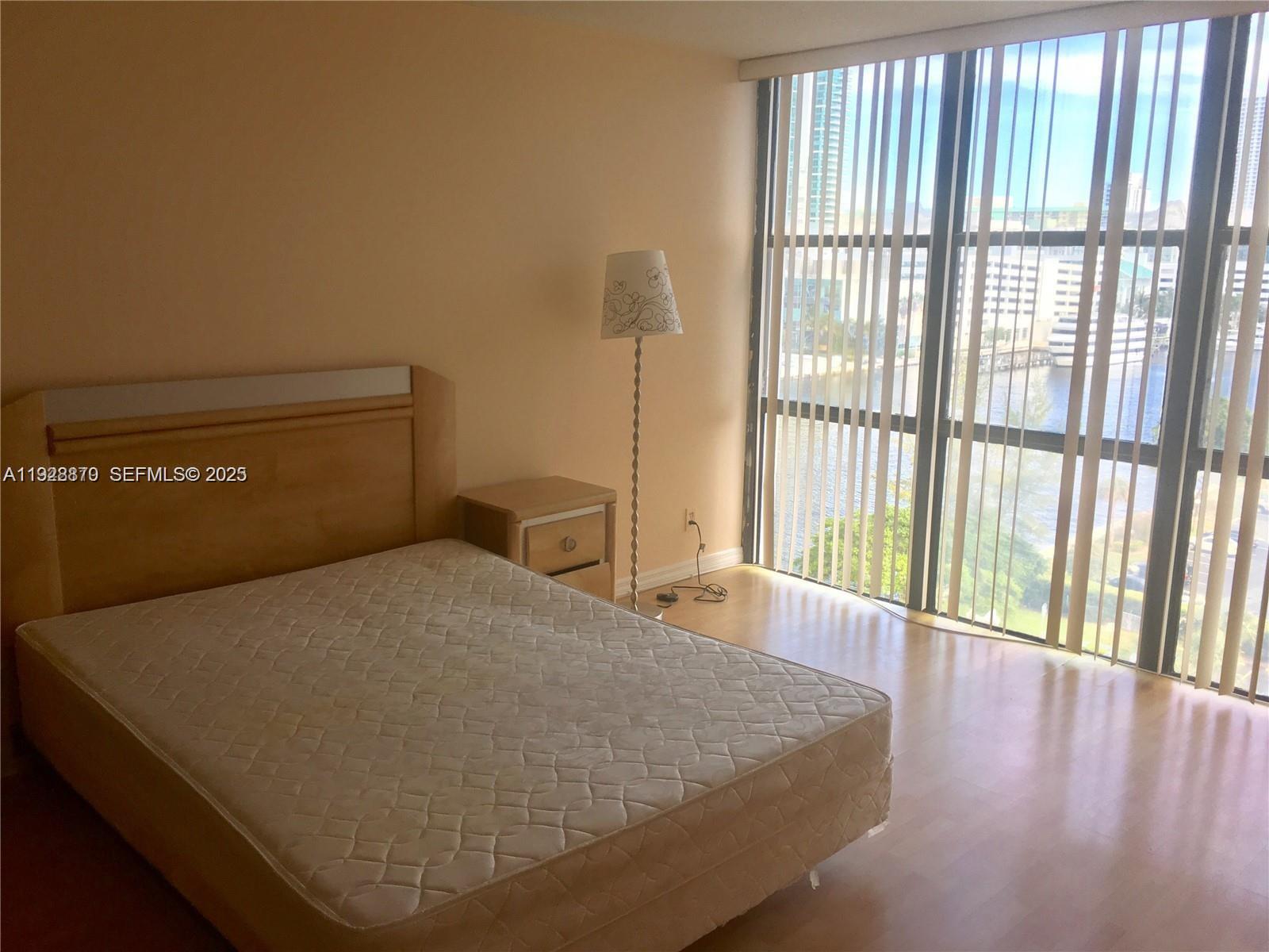 800 Parkview Dr #1018 Hallandale Beach, FL 33009