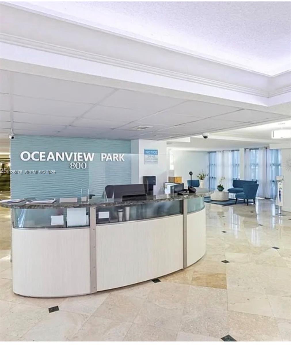 800 Parkview Dr #1018 Hallandale Beach, FL 33009