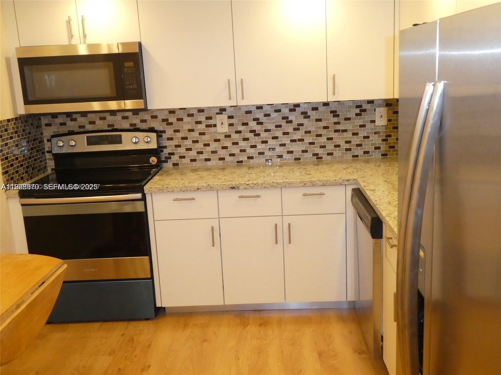 800 Parkview Dr #1018 Hallandale Beach, FL 33009