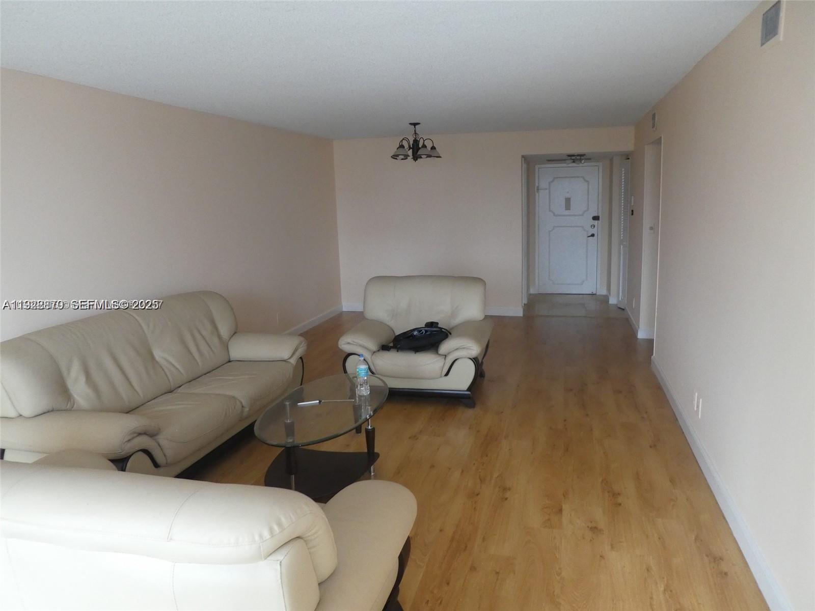 800 Parkview Dr #1018 Hallandale Beach, FL 33009