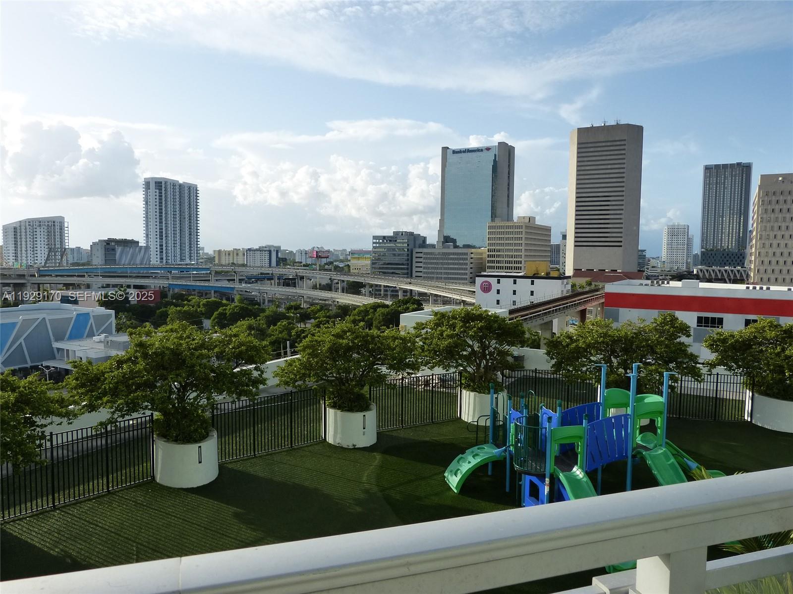 image The Ivy at Riverfront24