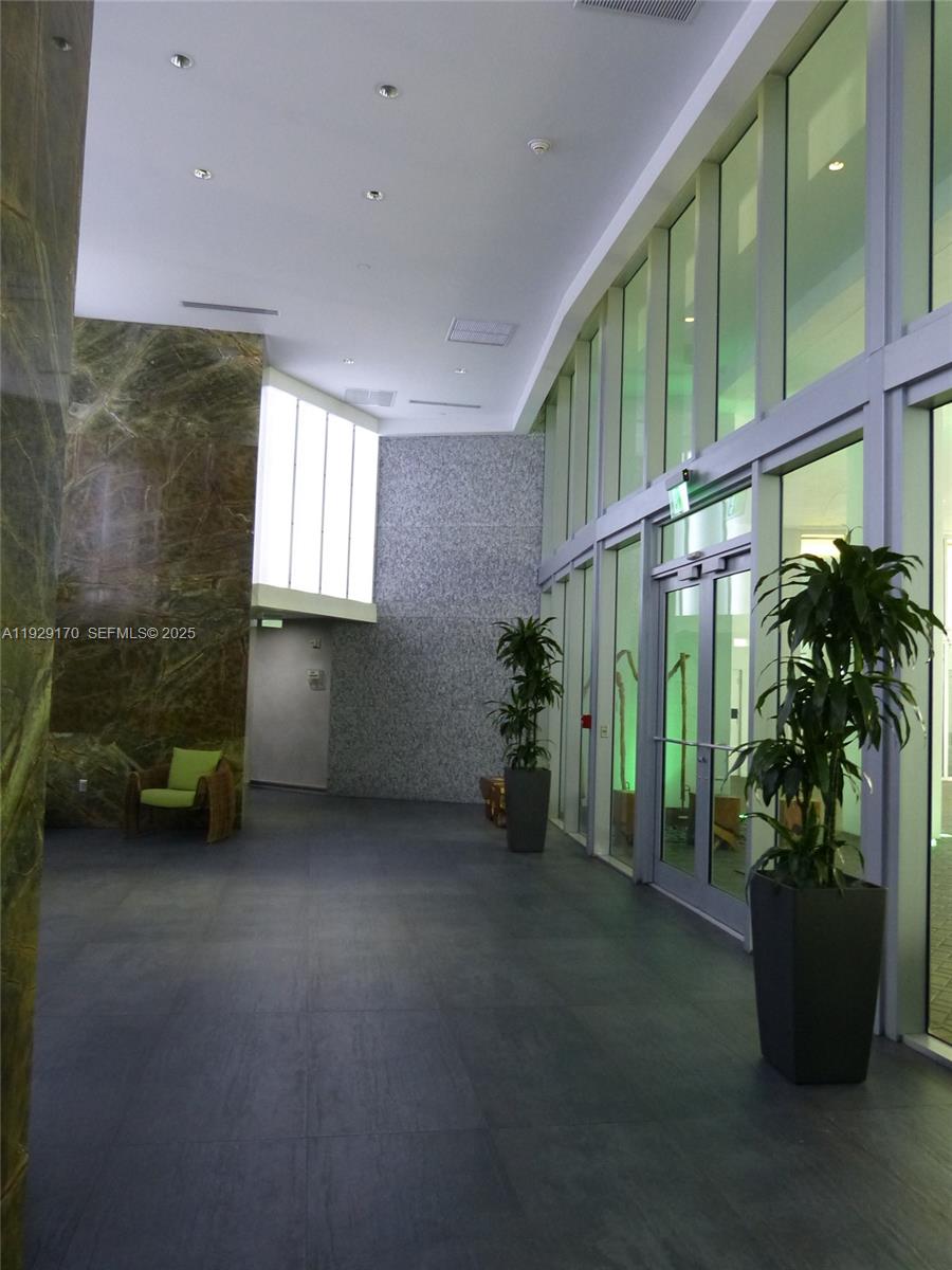 image The Ivy at Riverfront43