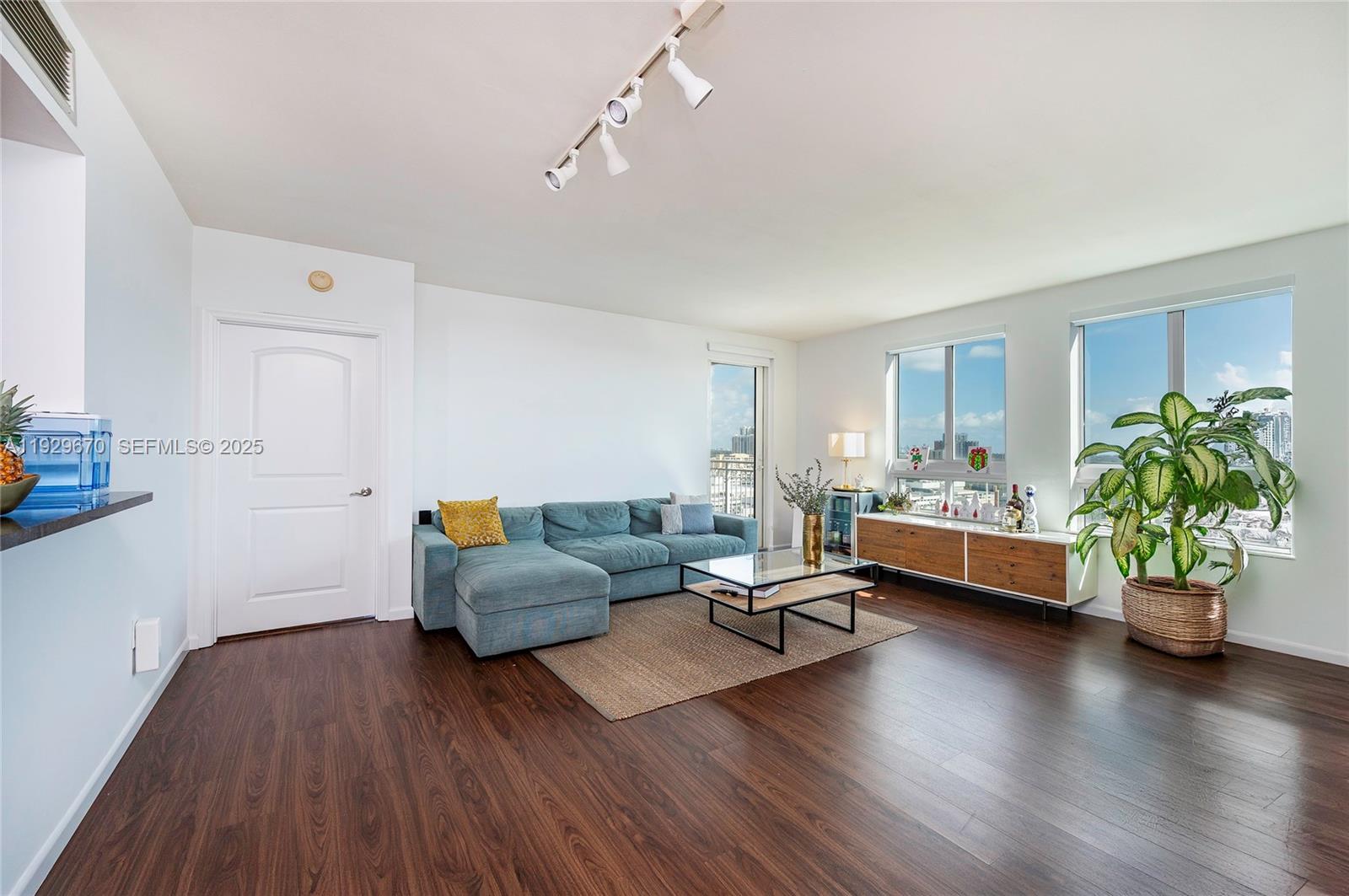 7350 SW 89th St #1702S Miami, FL 33156