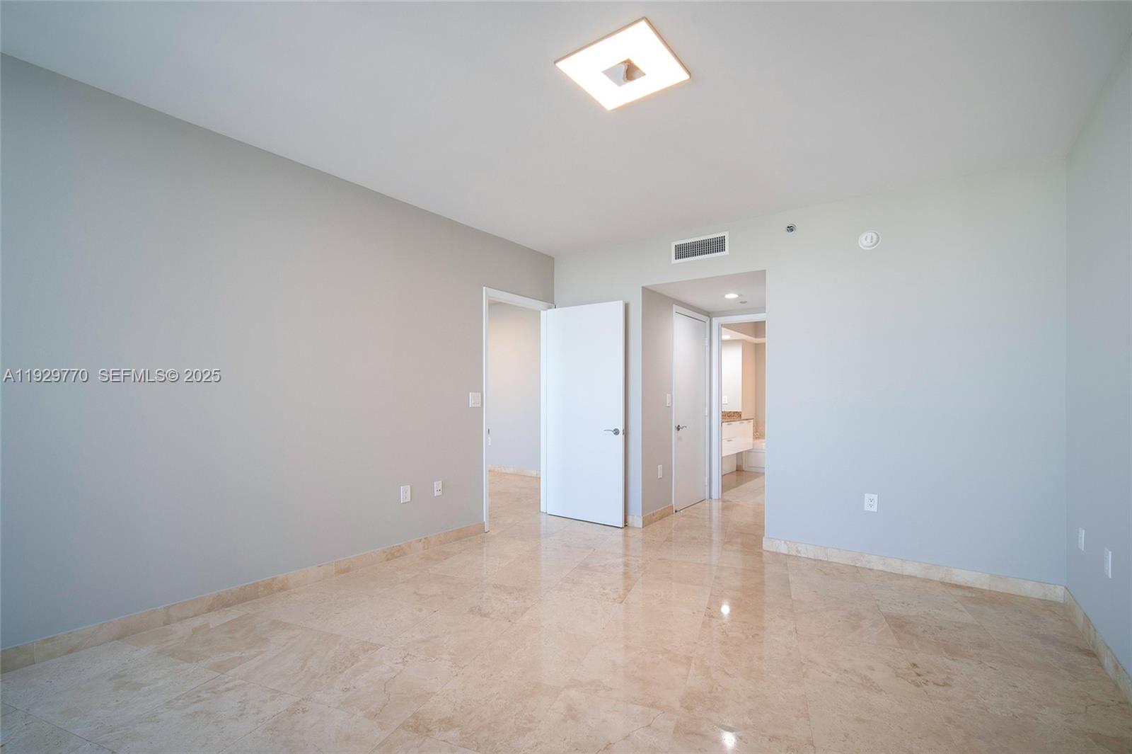 400 Alton Rd #2309 Miami Beach, FL 33139