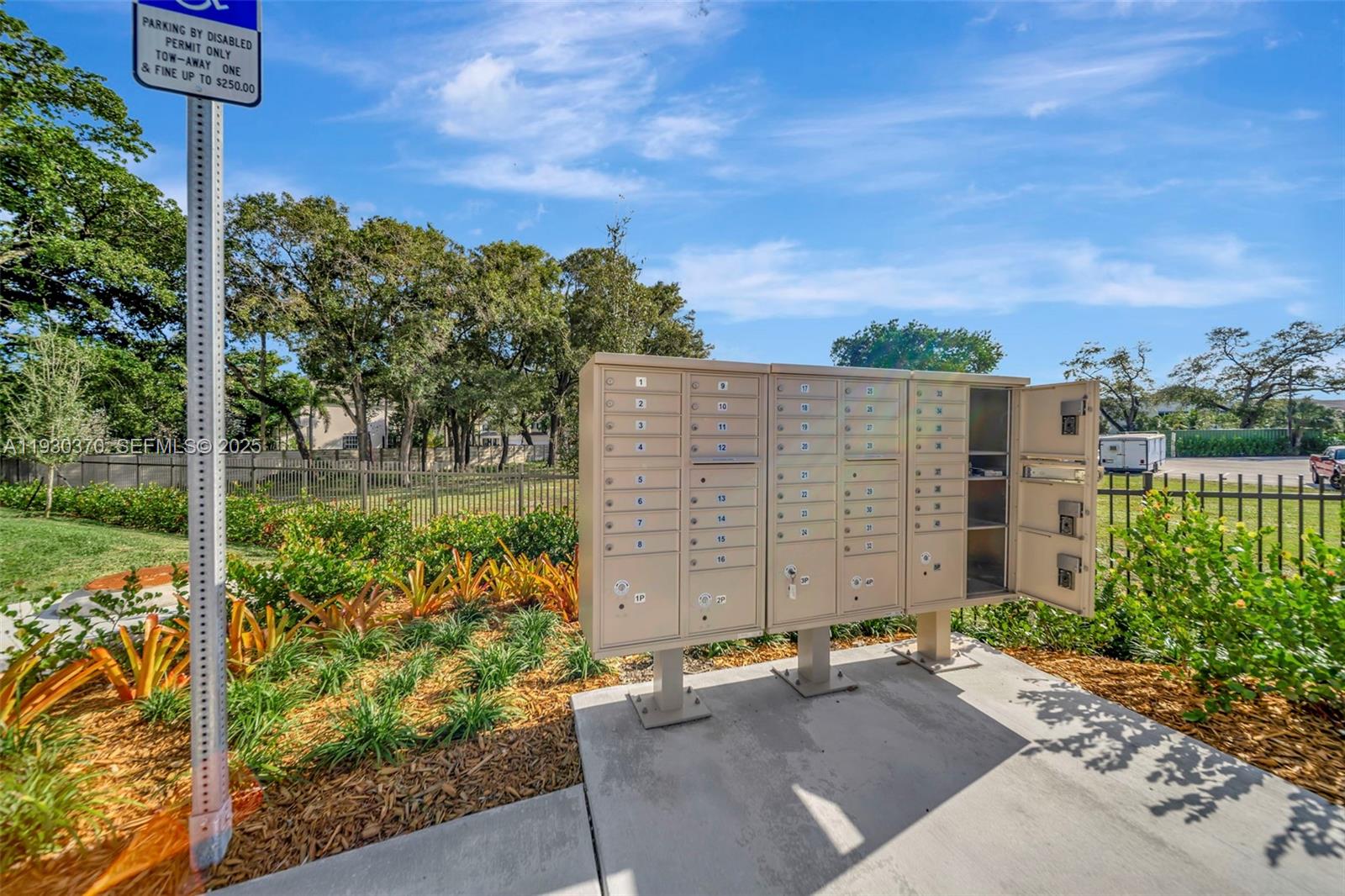 1427 SW 23rd St Fort Lauderdale, FL 33315