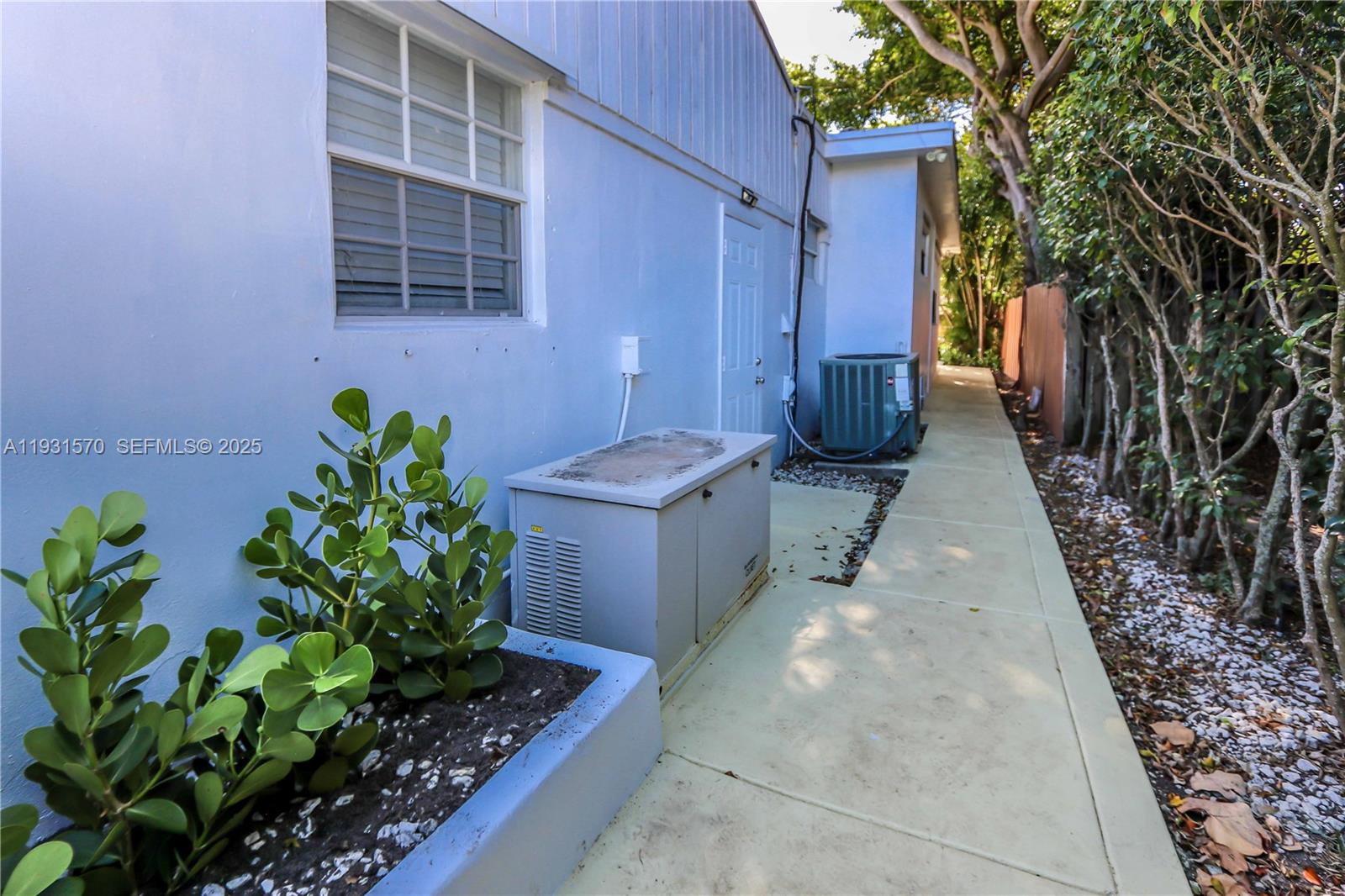 1404 Plunkett St Hollywood, FL 33020