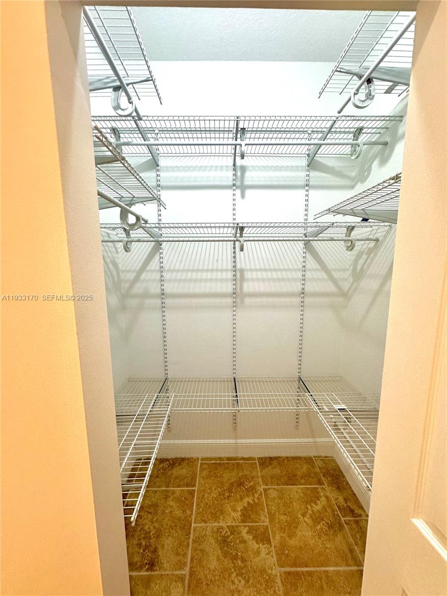 14602 SW 182nd Ter Miami, FL 33177