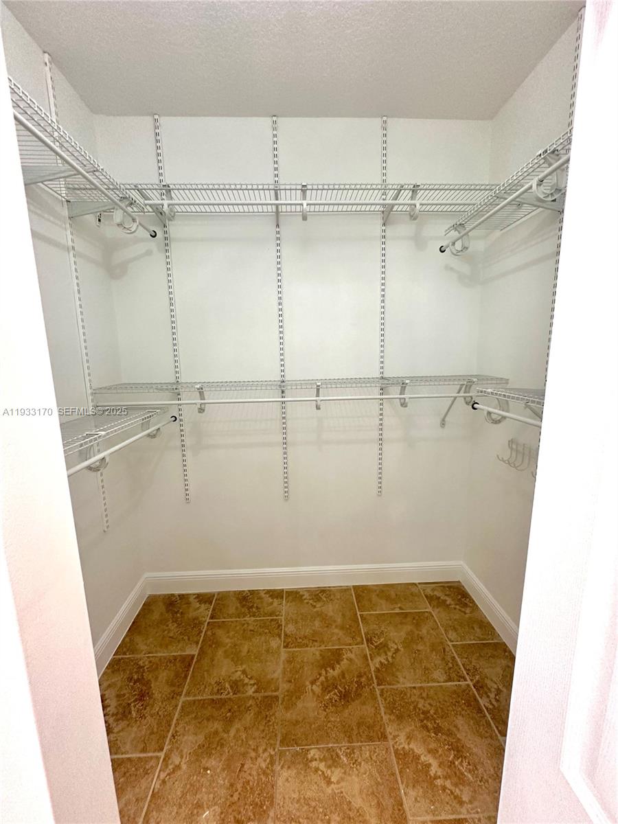 14602 SW 182nd Ter Miami, FL 33177